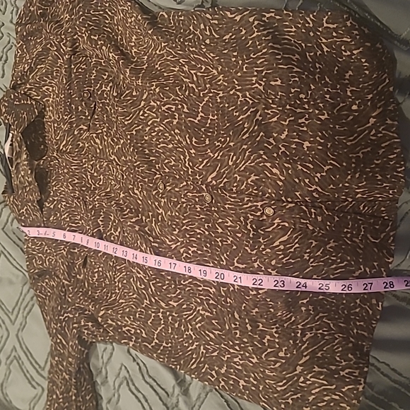 Michael Kors lon sleeved green, tan, & brown camo like blouse. Size 14. - Picture 8 of 8